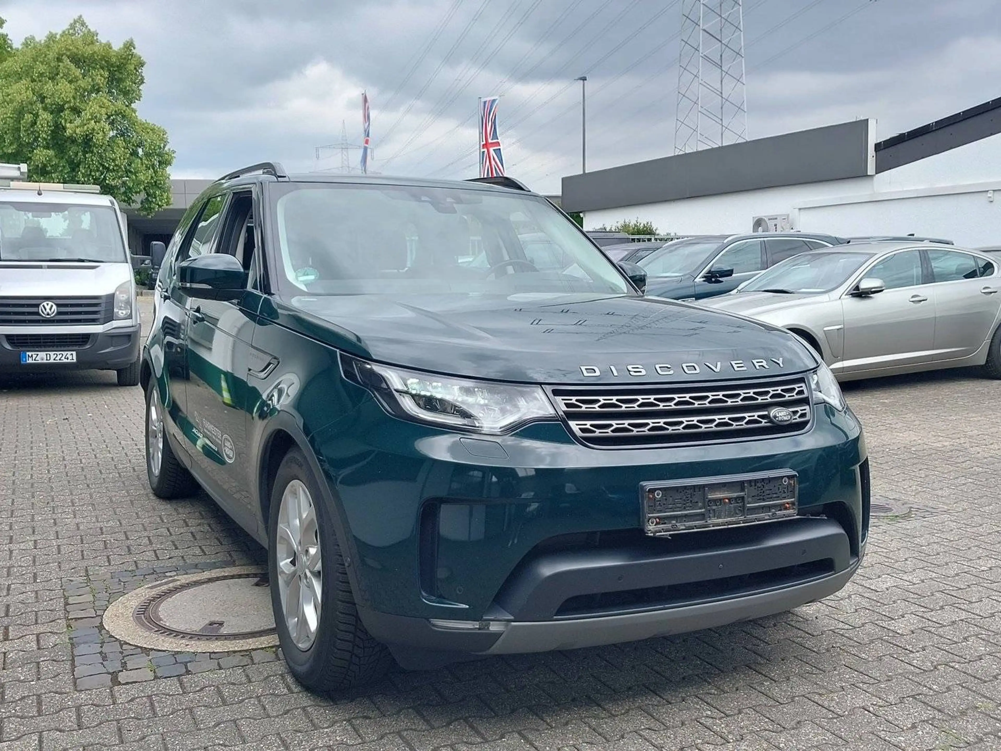 Land Rover Discovery SE SD4 — photo 9