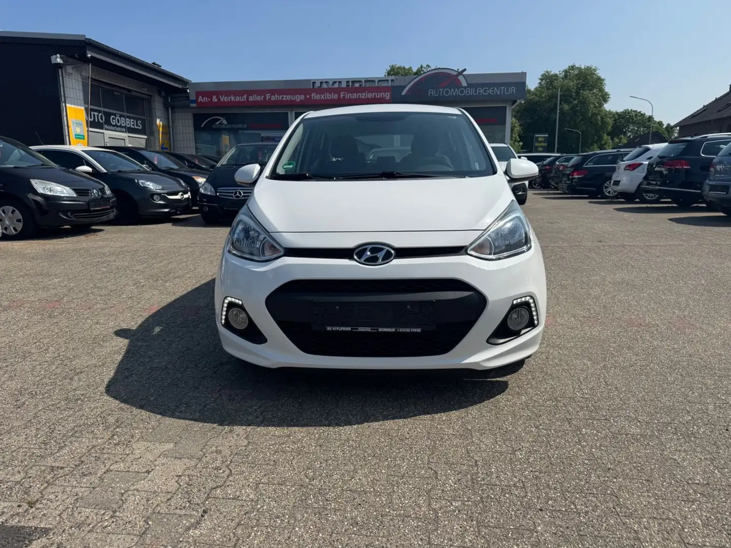 Hyundai i10 FIFA World Cup Edition Tempo LED Sitz+Lenkhz Wit - 2