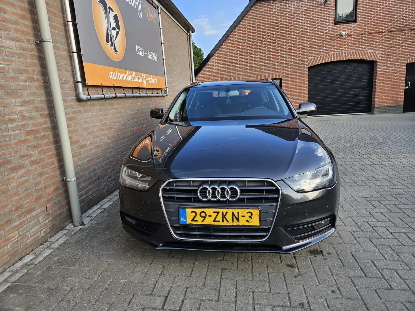 Audi A4 Avant 2.0 TDIe Grijs - 2