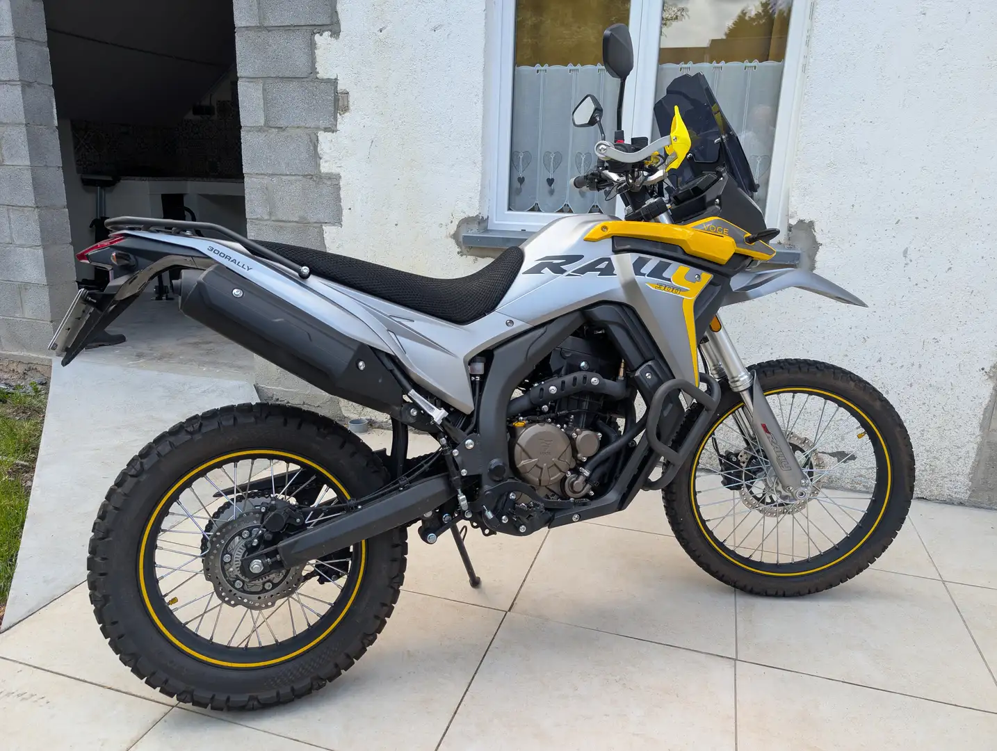 Voge 300R Yellow - 1