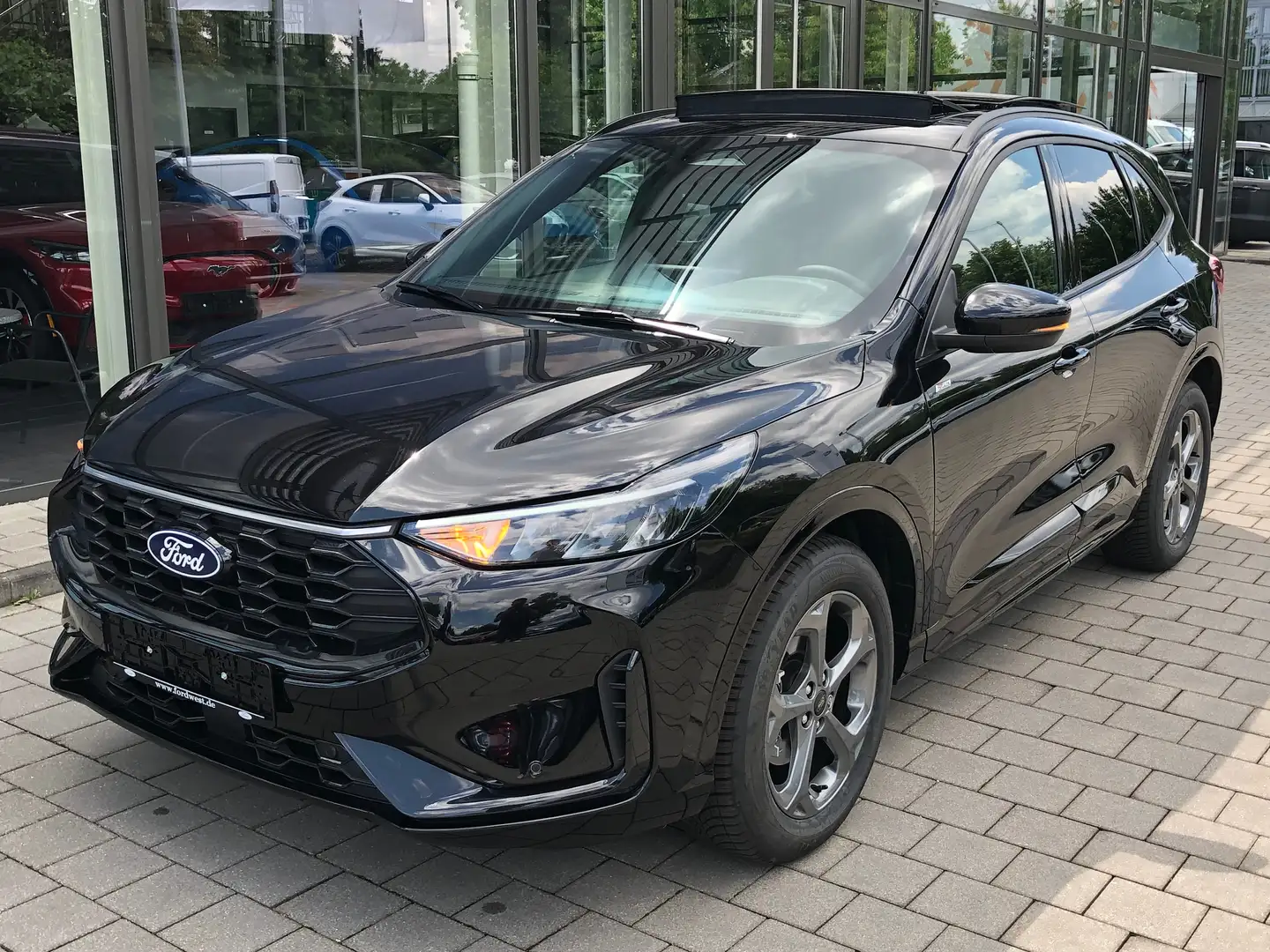 Ford Kuga 242 Kuga 1.5 EcoBoost Automatik ST-Line Schwarz - 2