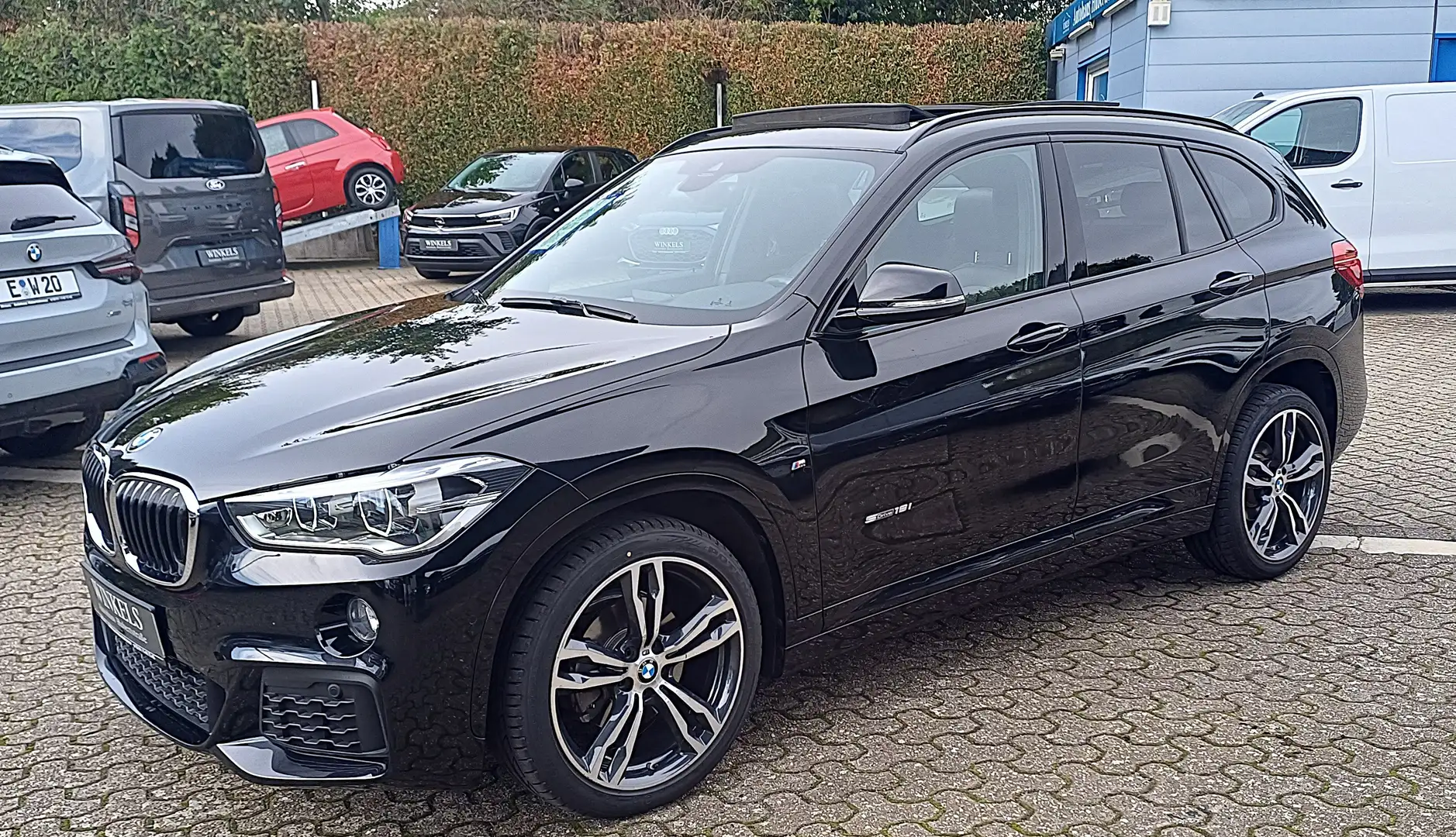 BMW X1 X1 M Sport 18iA-Navi-Leder-Kamera-Pano-HeadUp-19" - 1