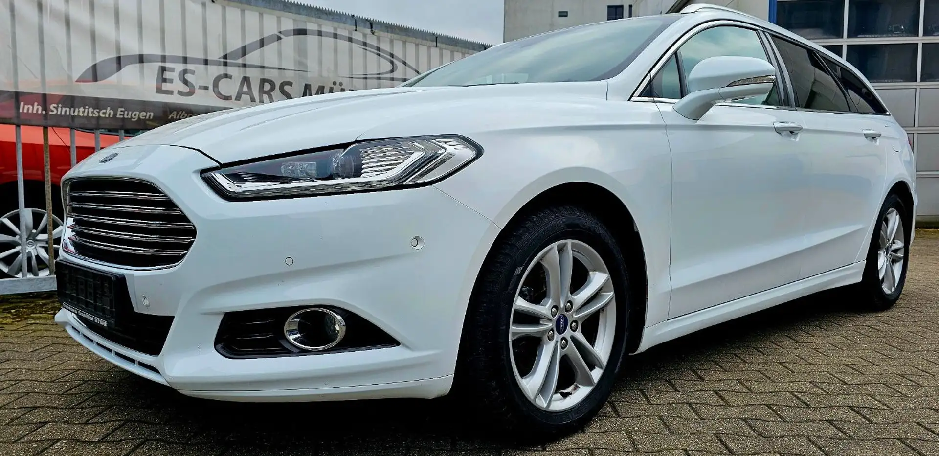 Ford Mondeo 2.0 TDCi Titanium Leder Navi LED Bílá - 1