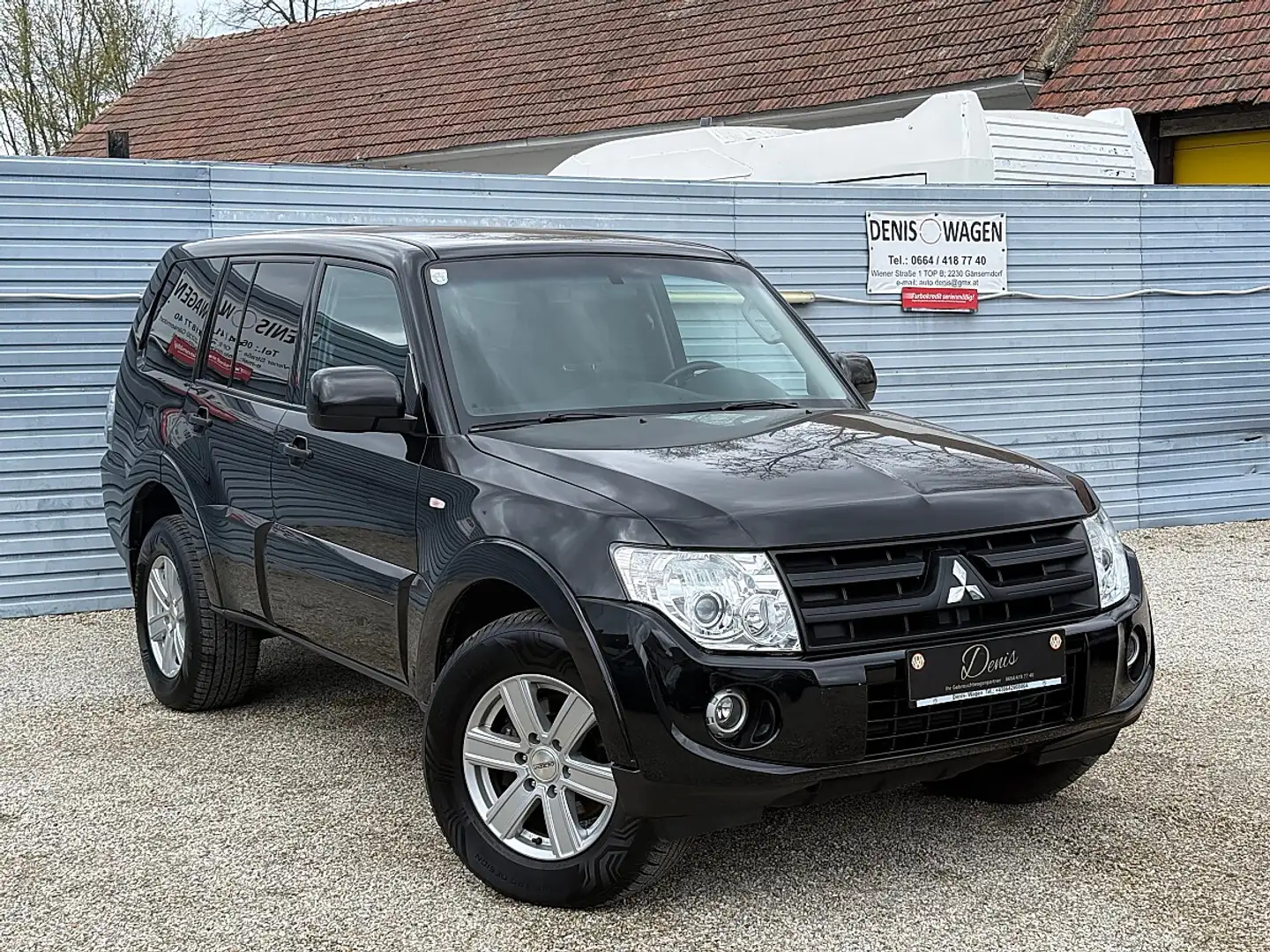 Mitsubishi Pajero Wagon Inform 3,2 DI-D TD Schwarz - 2