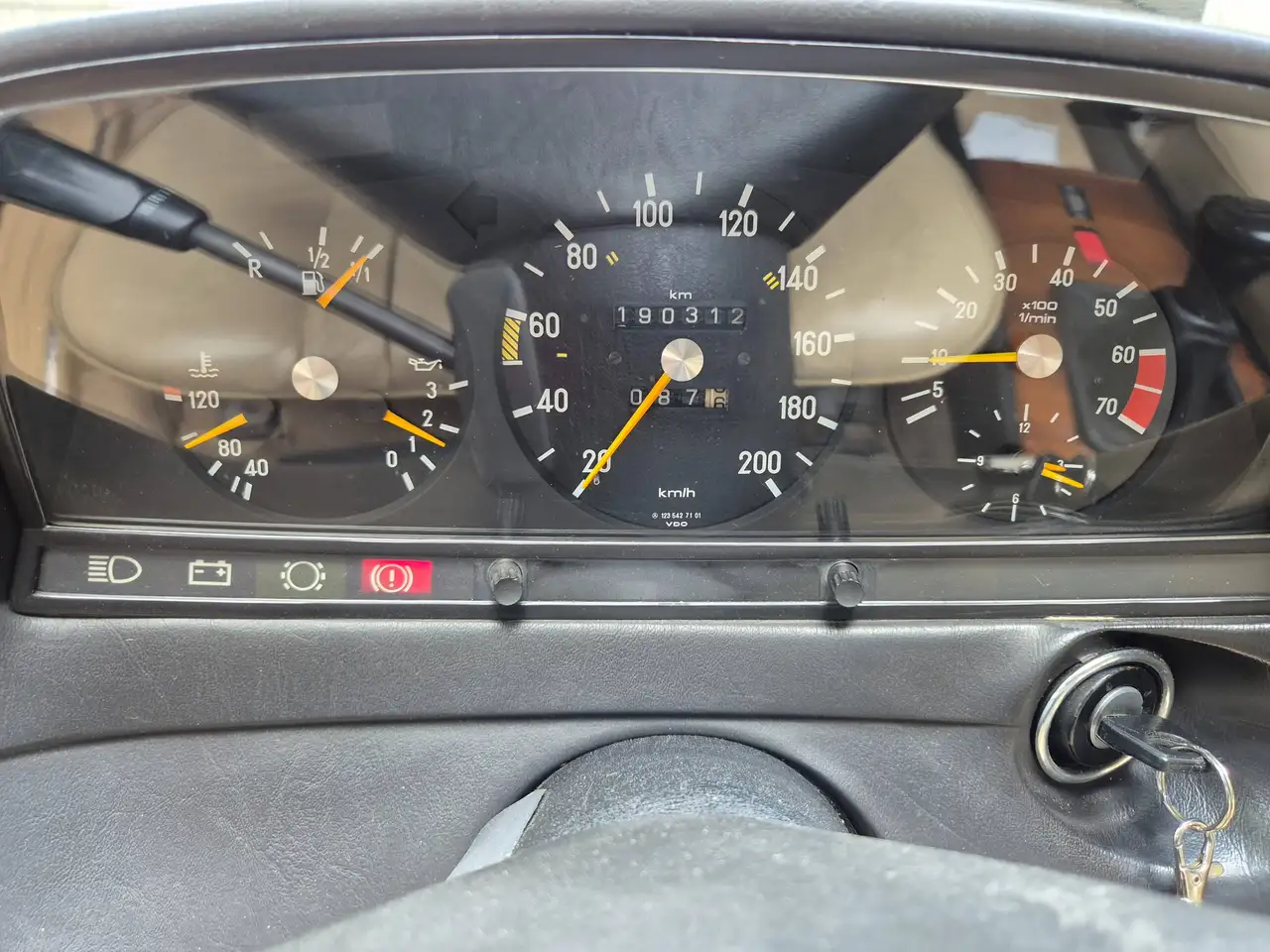 Mercedes-Benz CE 230 Baureihe W123, foto 8