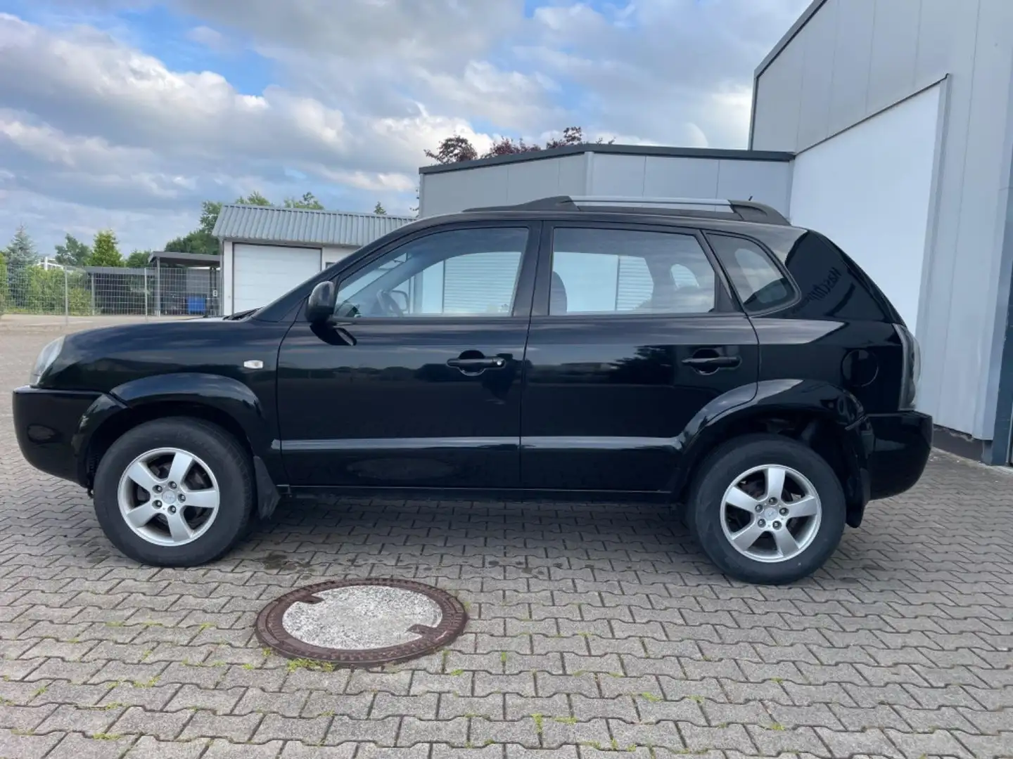 Hyundai TUCSON Tucson 2.0 Team Чорний - 1