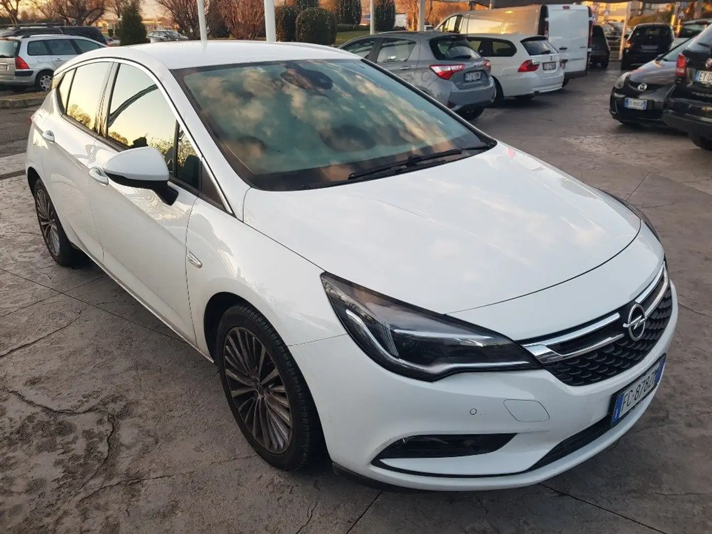 Opel Astra 1.4 Ecotec 5 porte Elective Bianco - 2