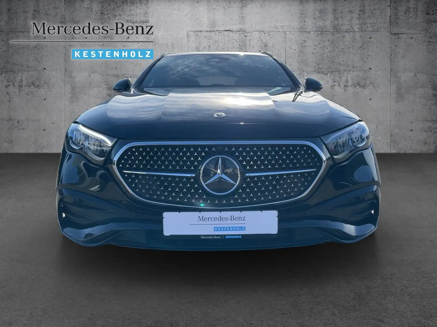 Mercedes-Benz E 220 E 220 d T AMG+DISTRO+AHK+NIGHT+KAMERA+TOTWINKEL Schwarz - 2