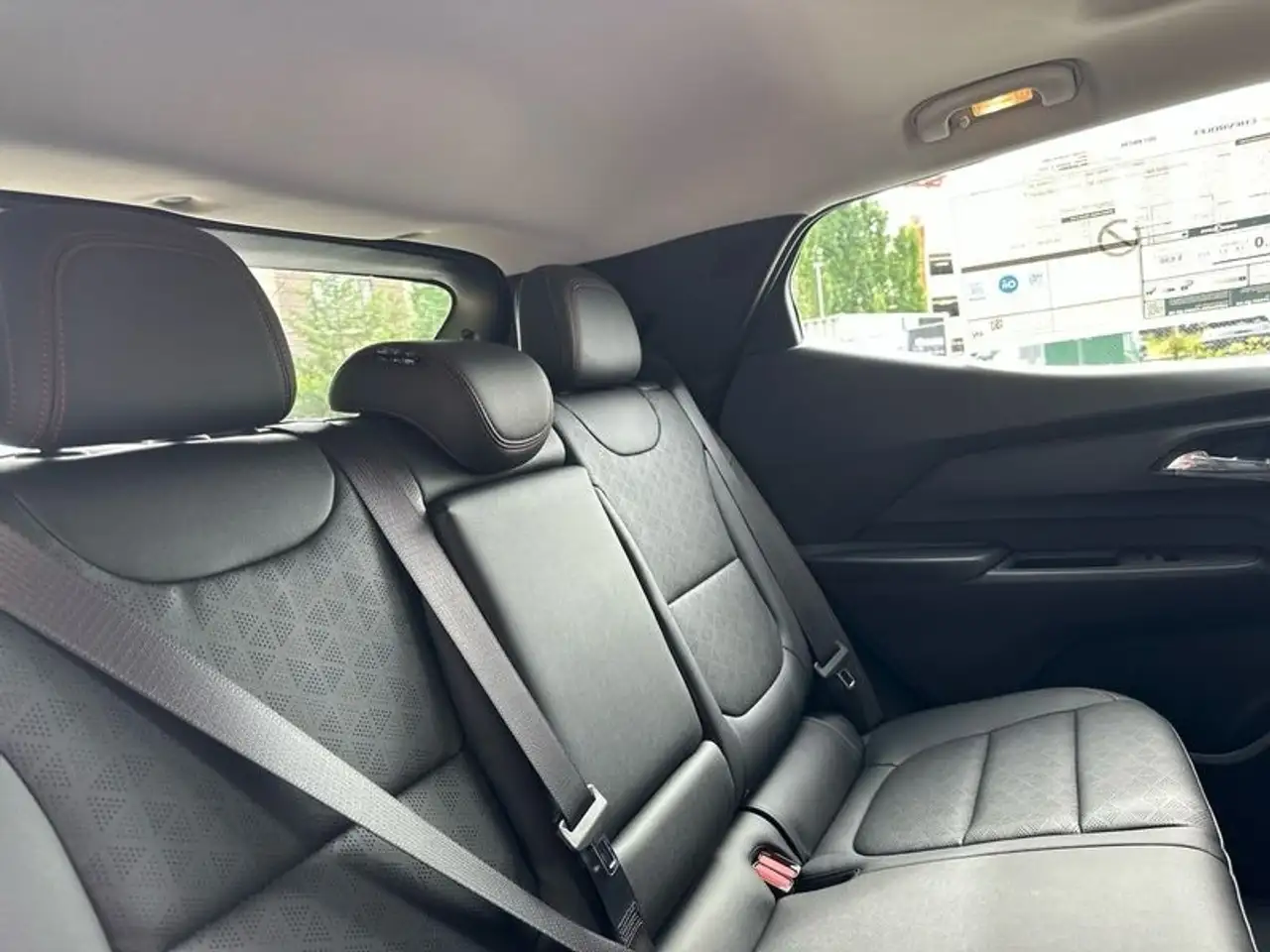 Chevrolet Bolt photo Chevrolet Bolt