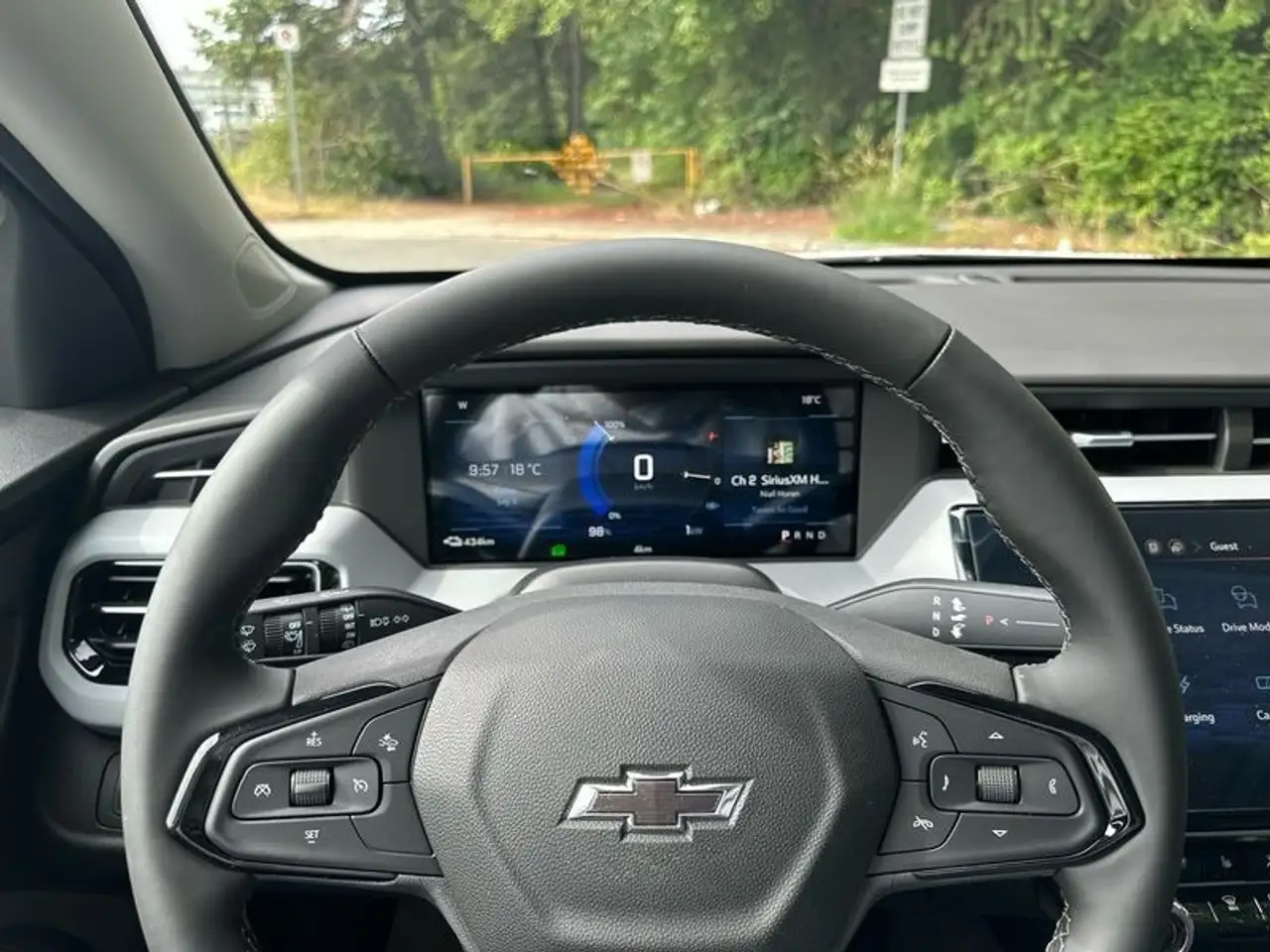 Chevrolet Bolt photo Chevrolet Bolt