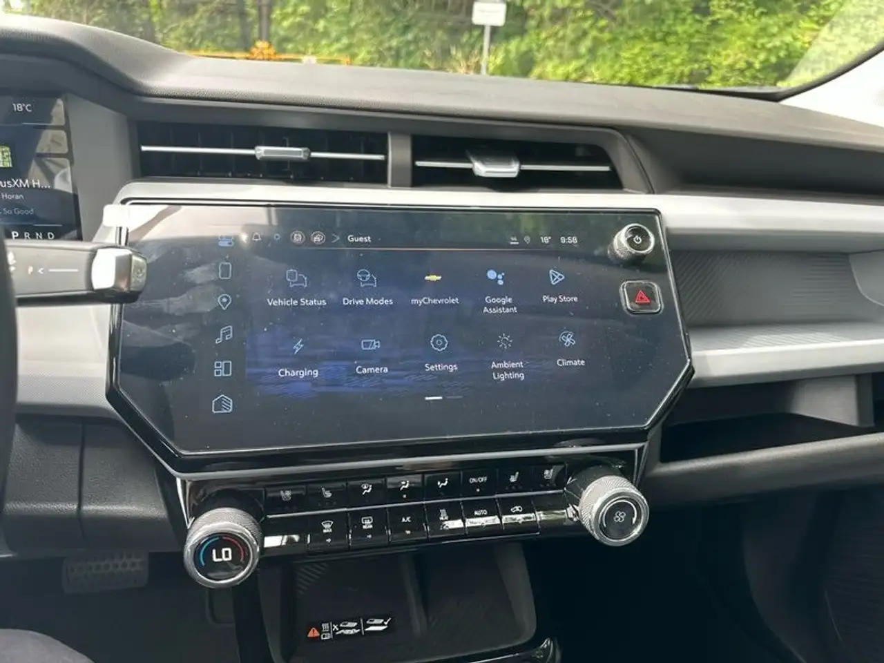 Chevrolet Bolt photo Chevrolet Bolt