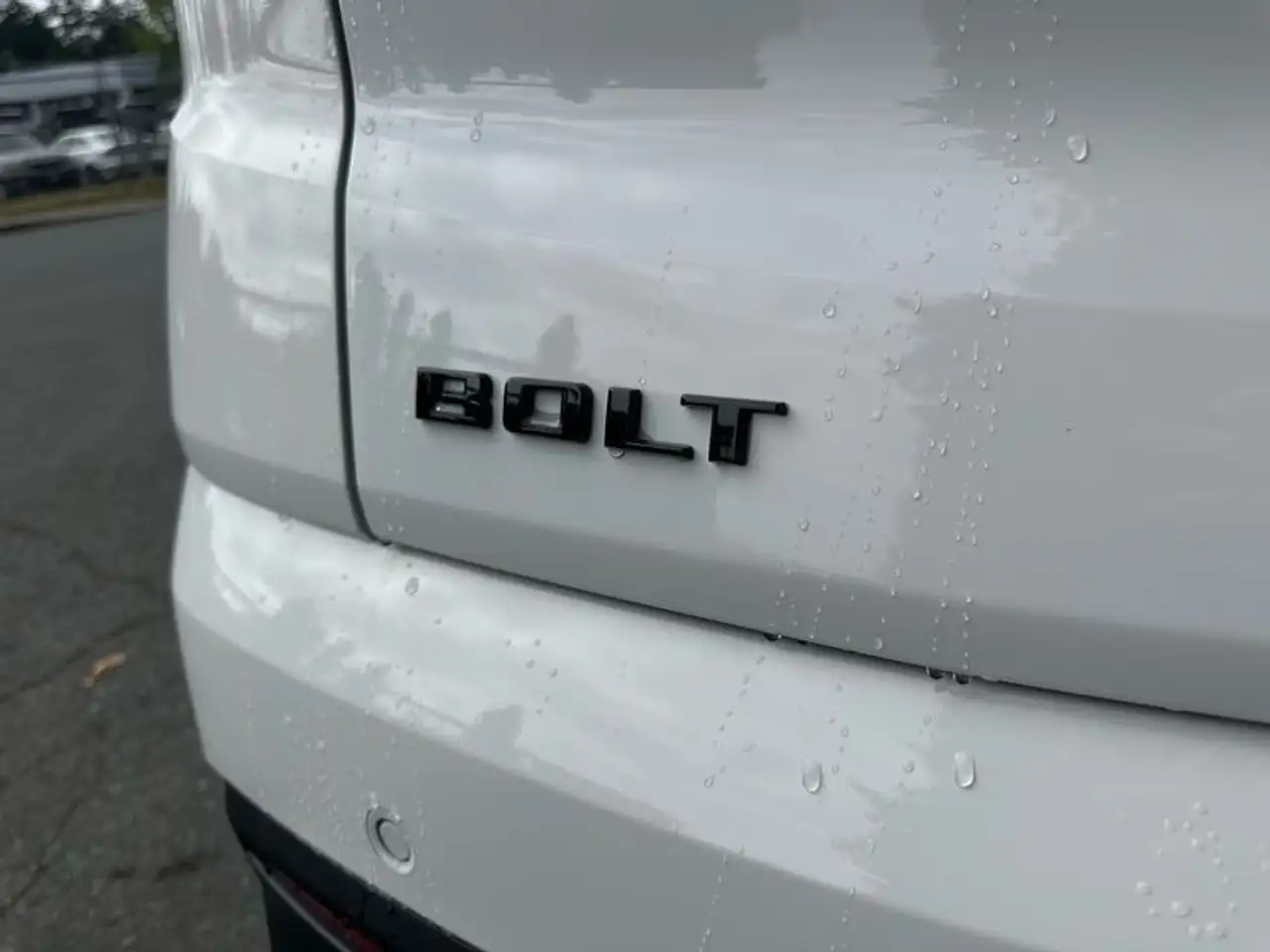 Chevrolet Bolt photo Chevrolet Bolt