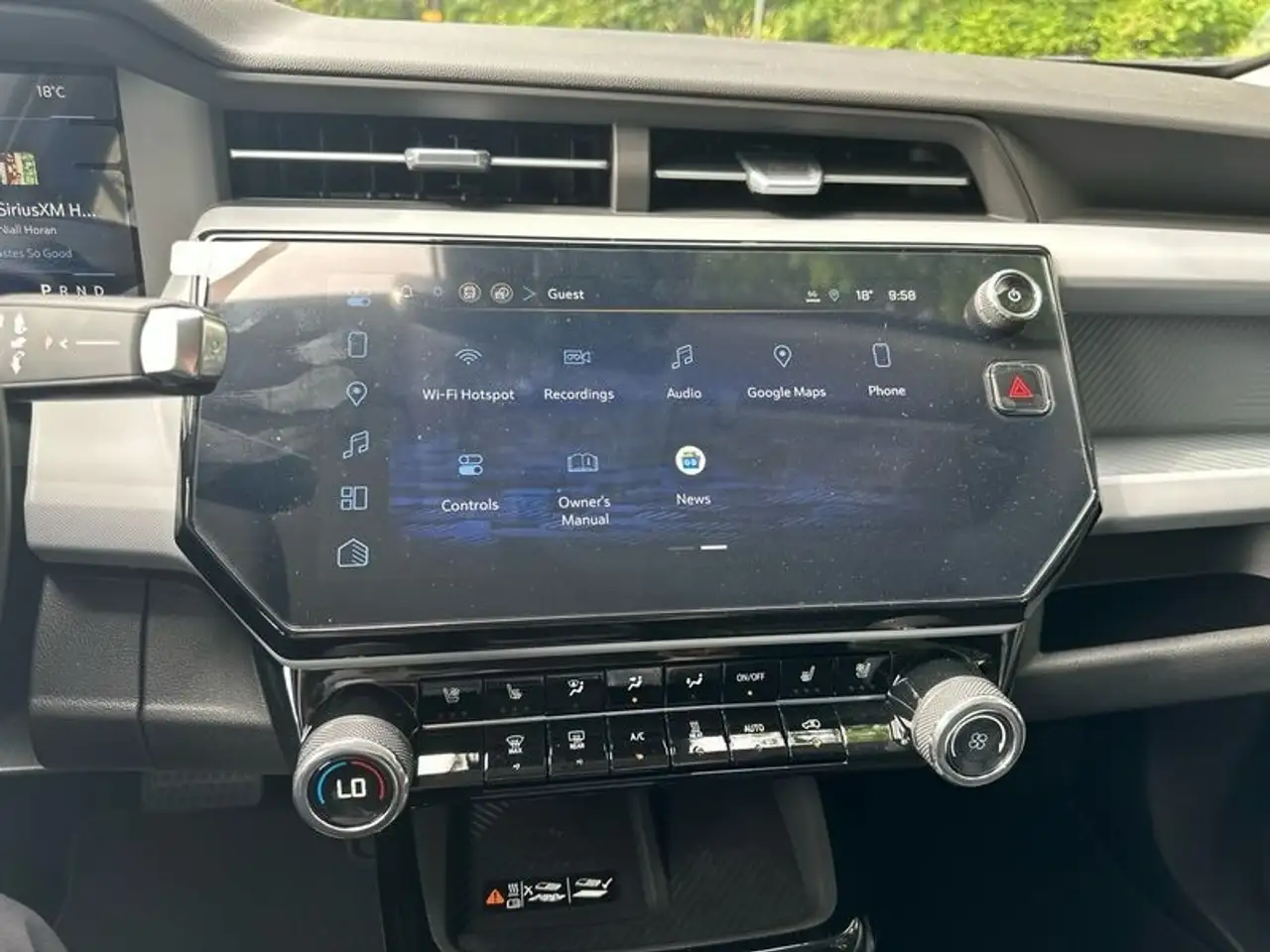 Chevrolet Bolt photo Chevrolet Bolt