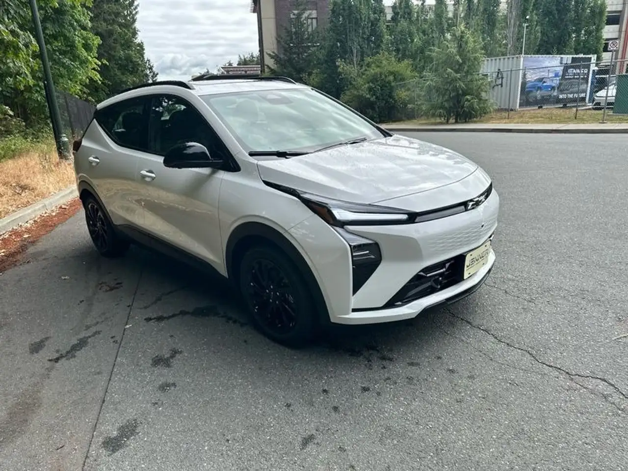 Chevrolet Bolt photo Chevrolet Bolt