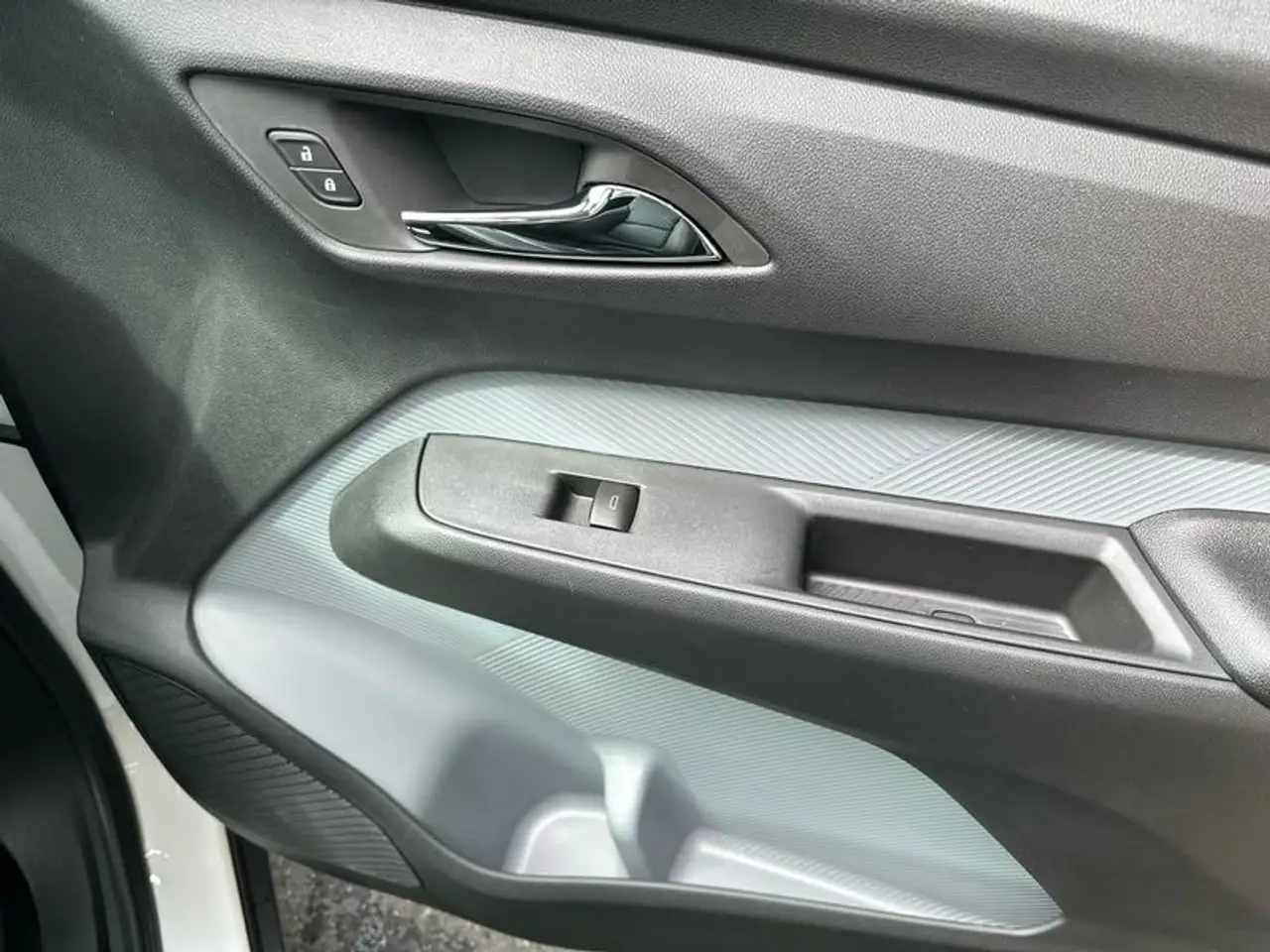 Chevrolet Bolt photo Chevrolet Bolt