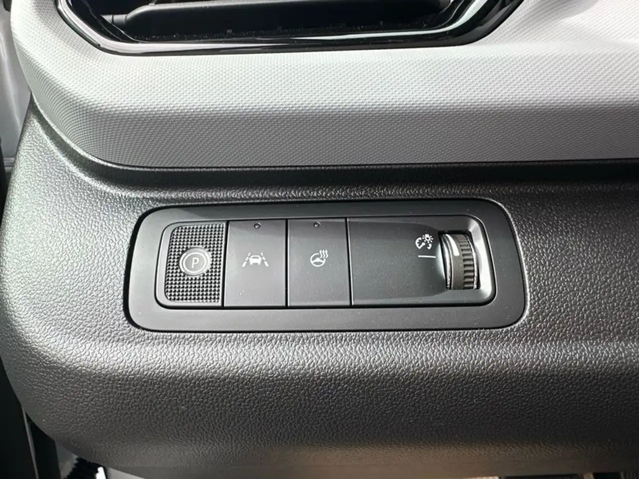 Chevrolet Bolt photo Chevrolet Bolt