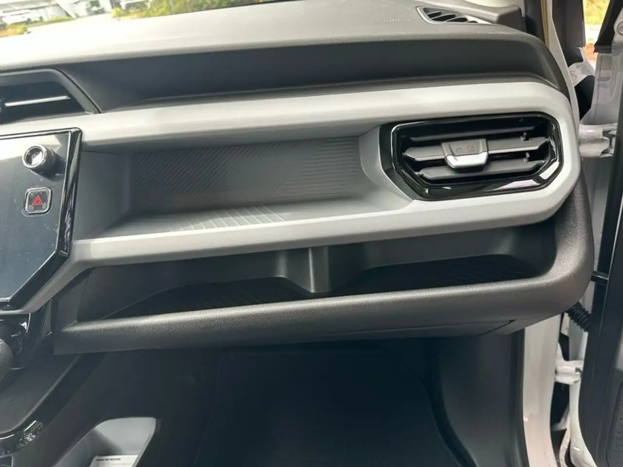 Chevrolet Bolt photo Chevrolet Bolt