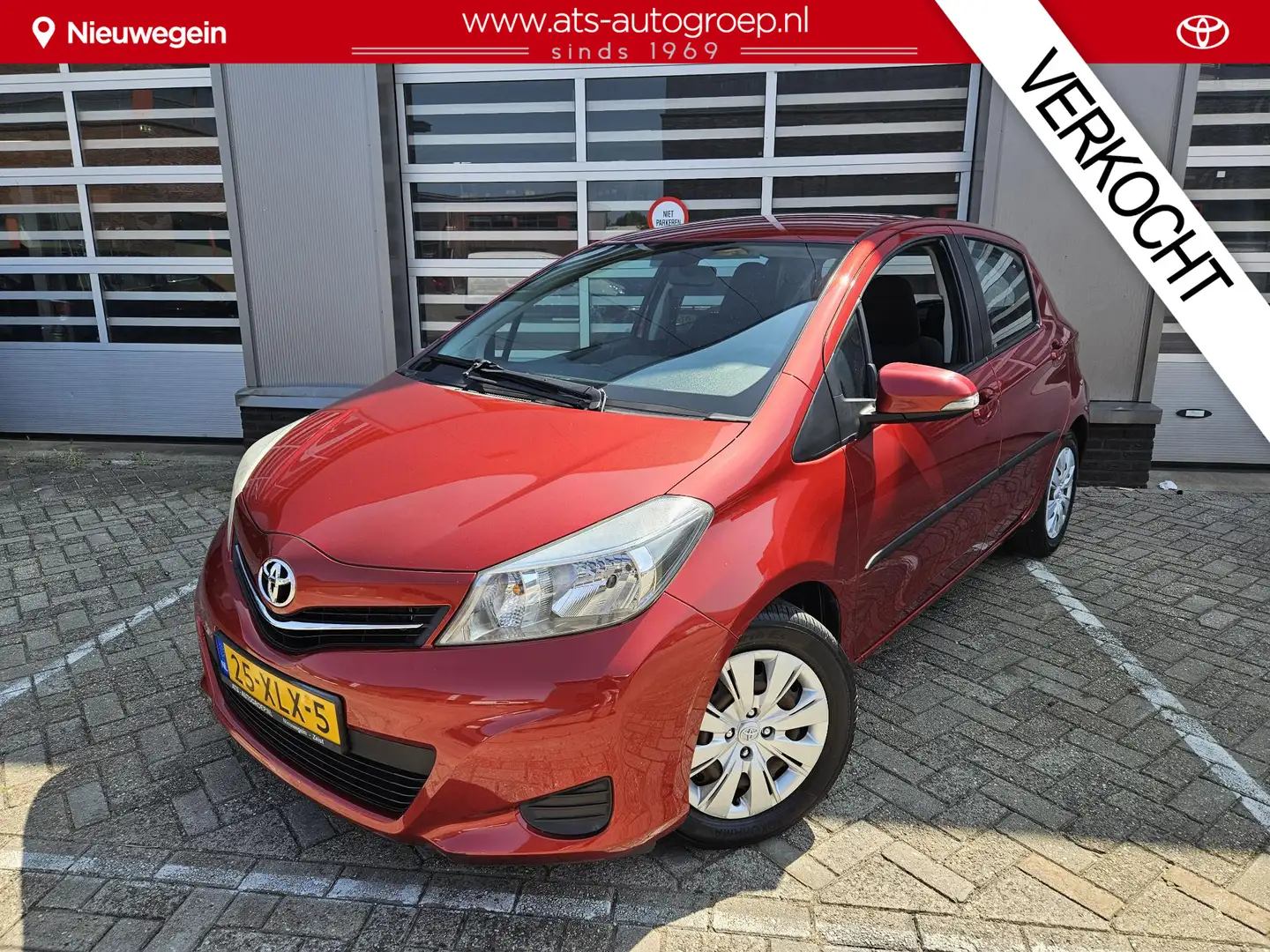 Toyota Yaris 1.3 VVT-i Aspiration , org 69.000 km en 1e eigenaa Rood - 1