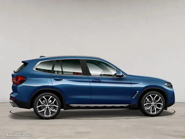BMW X3 view 8