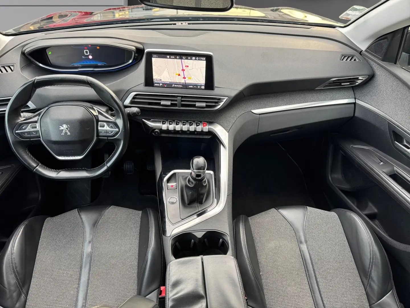 Peugeot 3008 Allure Schwarz - 2