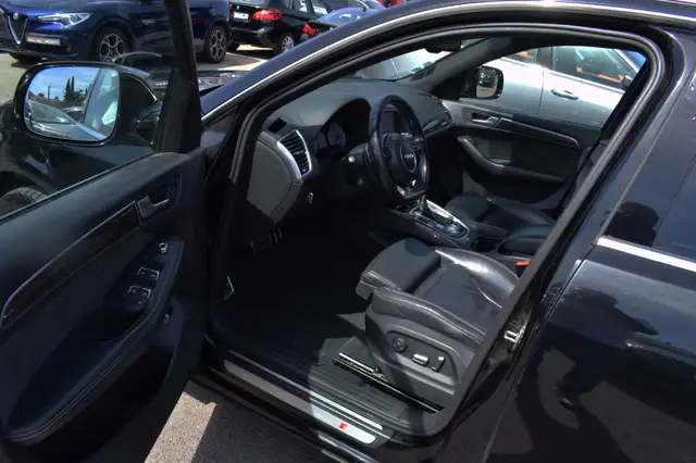 Audi SQ5 view 10