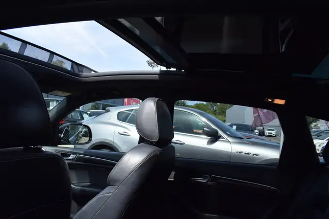 Audi SQ5 view 3