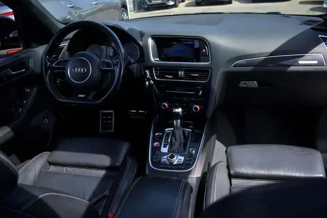 Audi SQ5 view 2