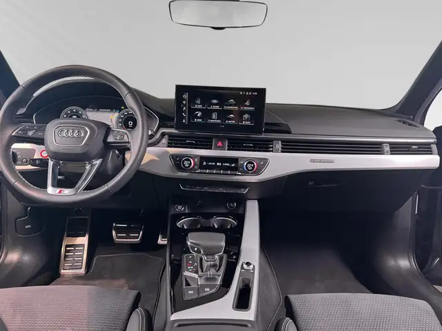 Audi A4 Avant view 7