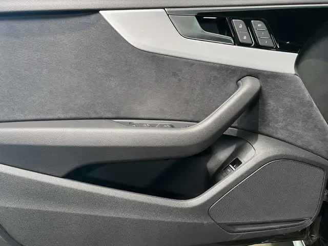 Audi A4 Avant view 14