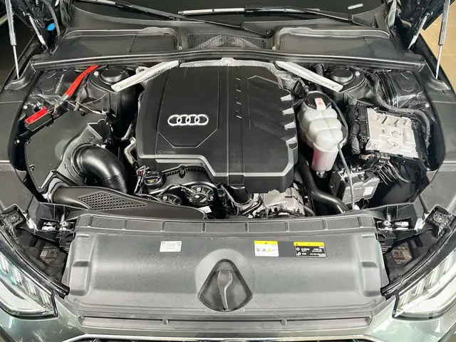Audi A4 Avant view 11
