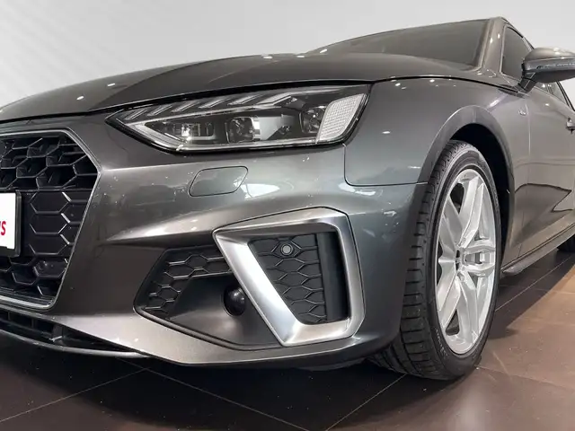Audi A4 Avant view 6