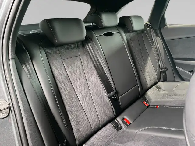 Audi A4 Avant view 8