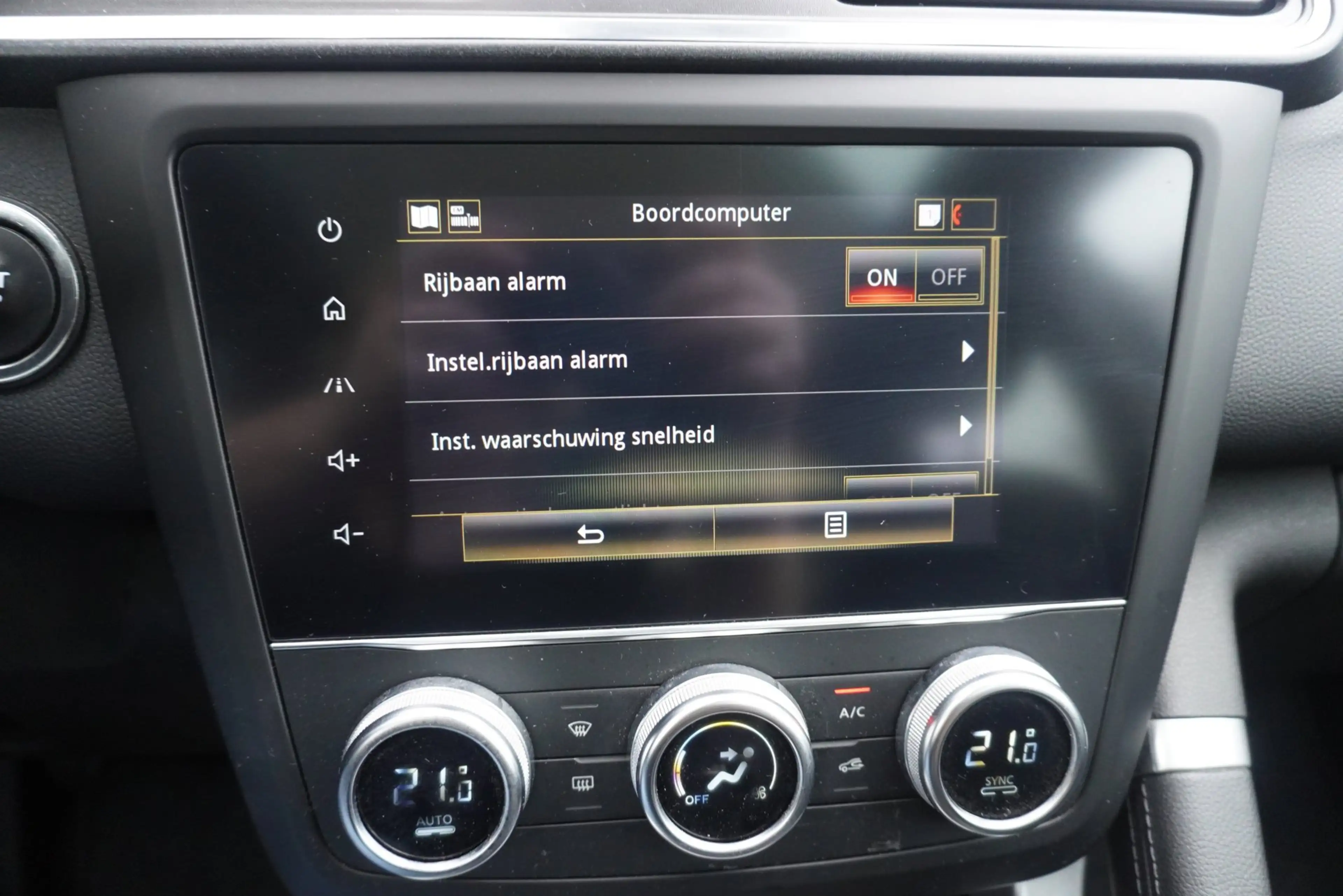 Renault Kadjar 1.3 TCe Pano.dak/Climate Control/Cruise/Navi/Camer — photo 17