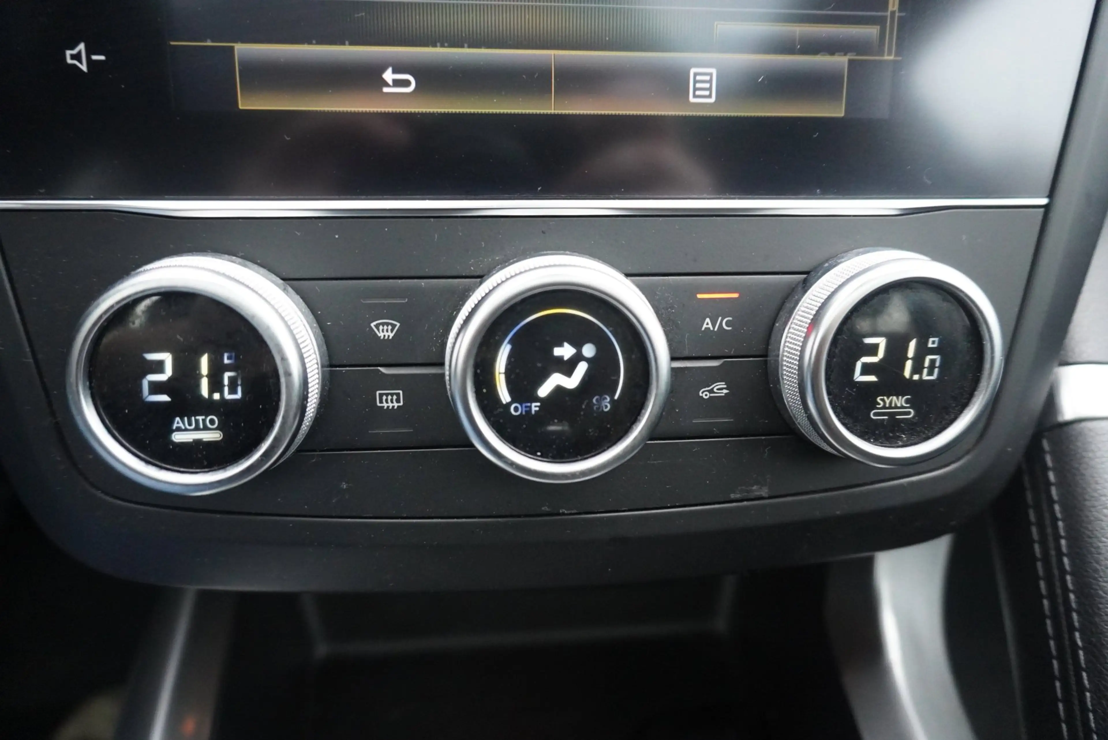 Renault Kadjar 1.3 TCe Pano.dak/Climate Control/Cruise/Navi/Camer — photo 18