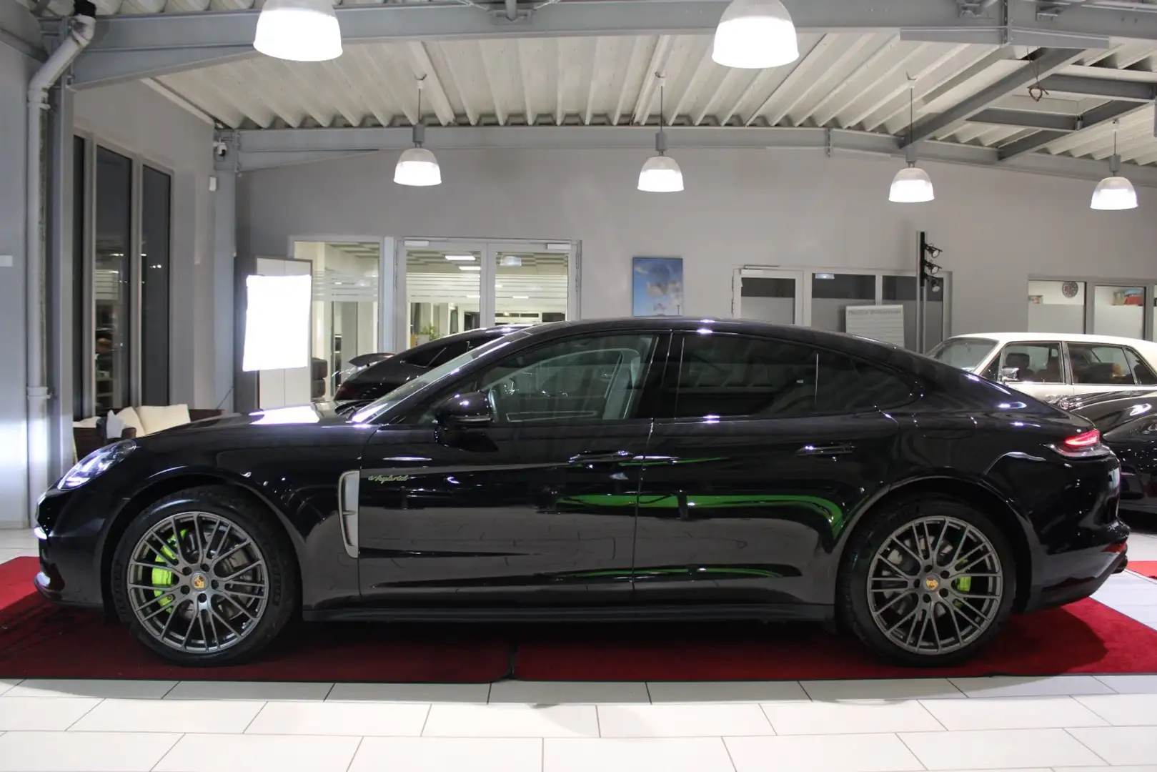 Porsche Panamera 4 E-Hybrid Platinum Edition *BOSE/360/PANO* Noir - 2