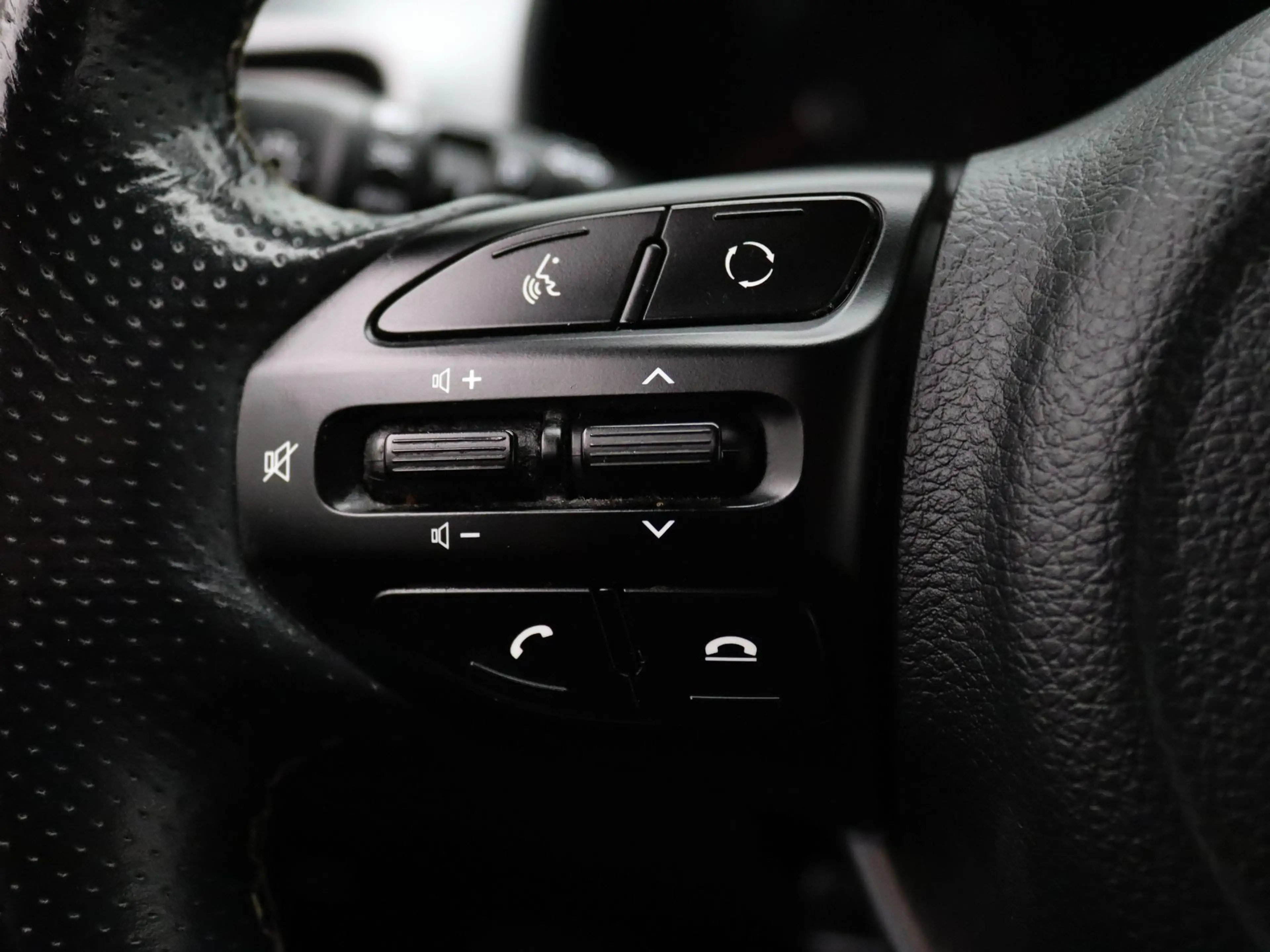 Kia Stonic 100pk T-GDi Sports Edition Apple Carplay/Android A — photo 14
