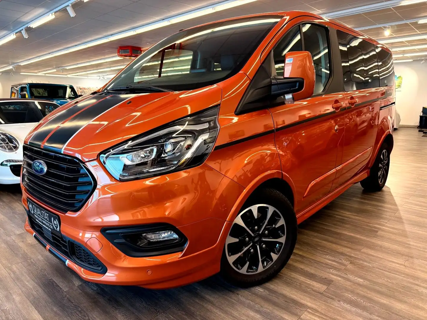 Ford Transit 8Sitzer Tourneo Custom Kombi 310 Tourneo Sport Orange - 1