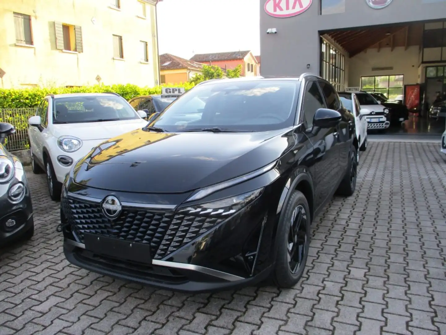 Nissan Qashqai MHEV 140 CV N-Connecta My25 Carplay/360 Zwart - 1