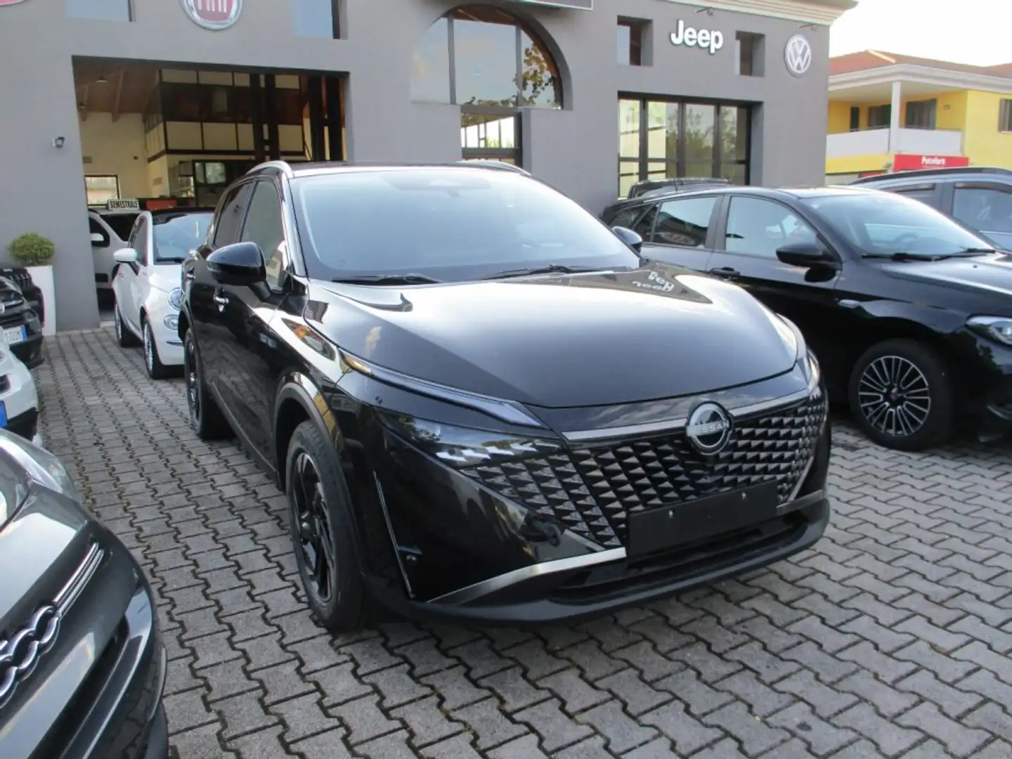 Nissan Qashqai MHEV 140 CV N-Connecta My25 Carplay/360 Zwart - 2