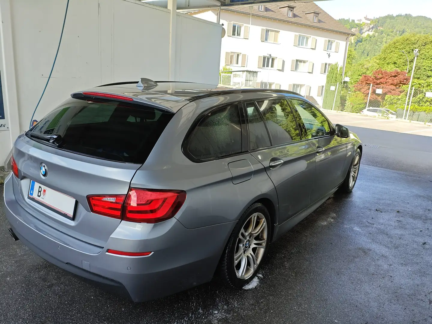 BMW 520 520d Touring Grau - 2