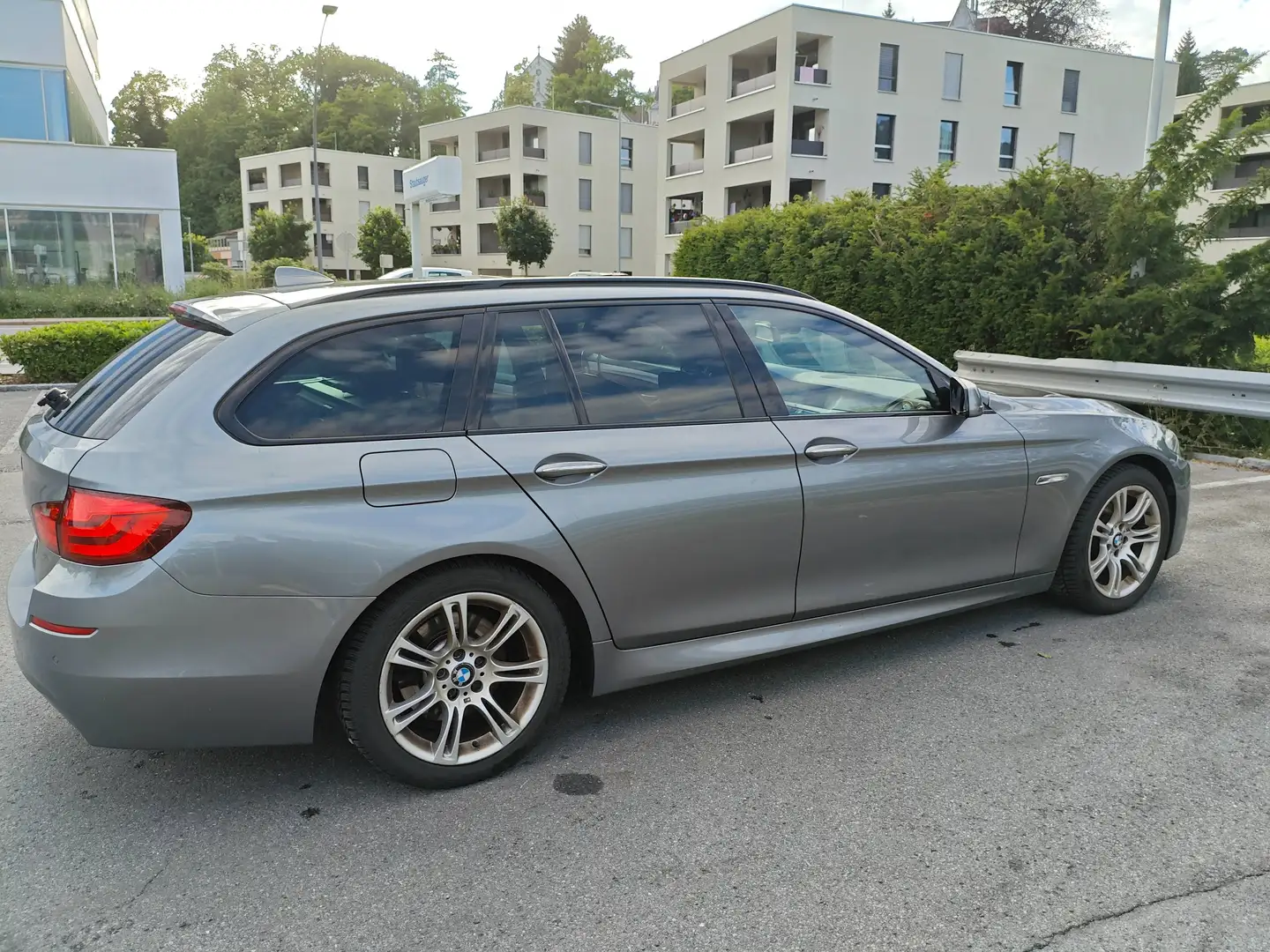 BMW 520 520d Touring Grau - 1