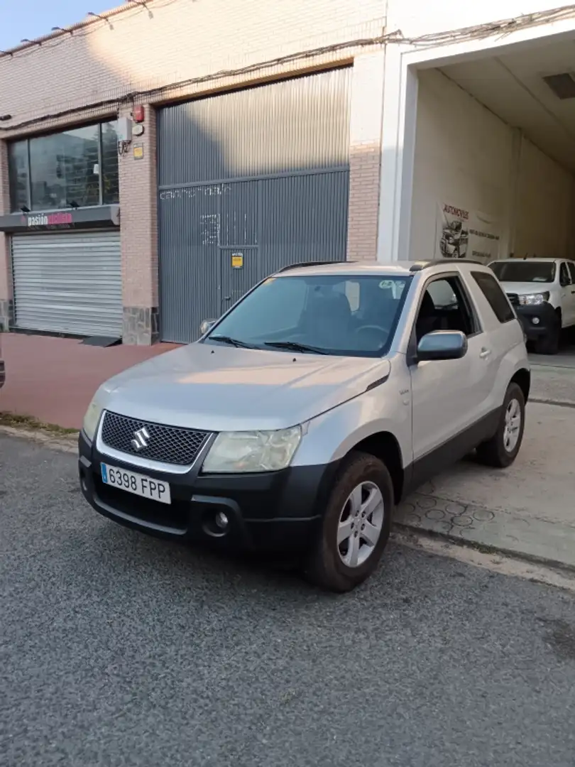 Suzuki Grand Vitara 1.9DDiS JX Grau - 2