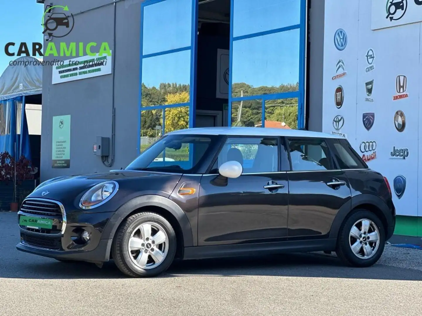 MINI Cooper D Mini 1.5 Cooper D Business XL auto Noir - 1