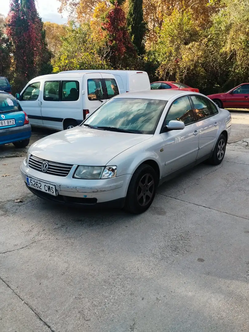 Volkswagen Passat 1.9TDI Comfortline 110 - 1