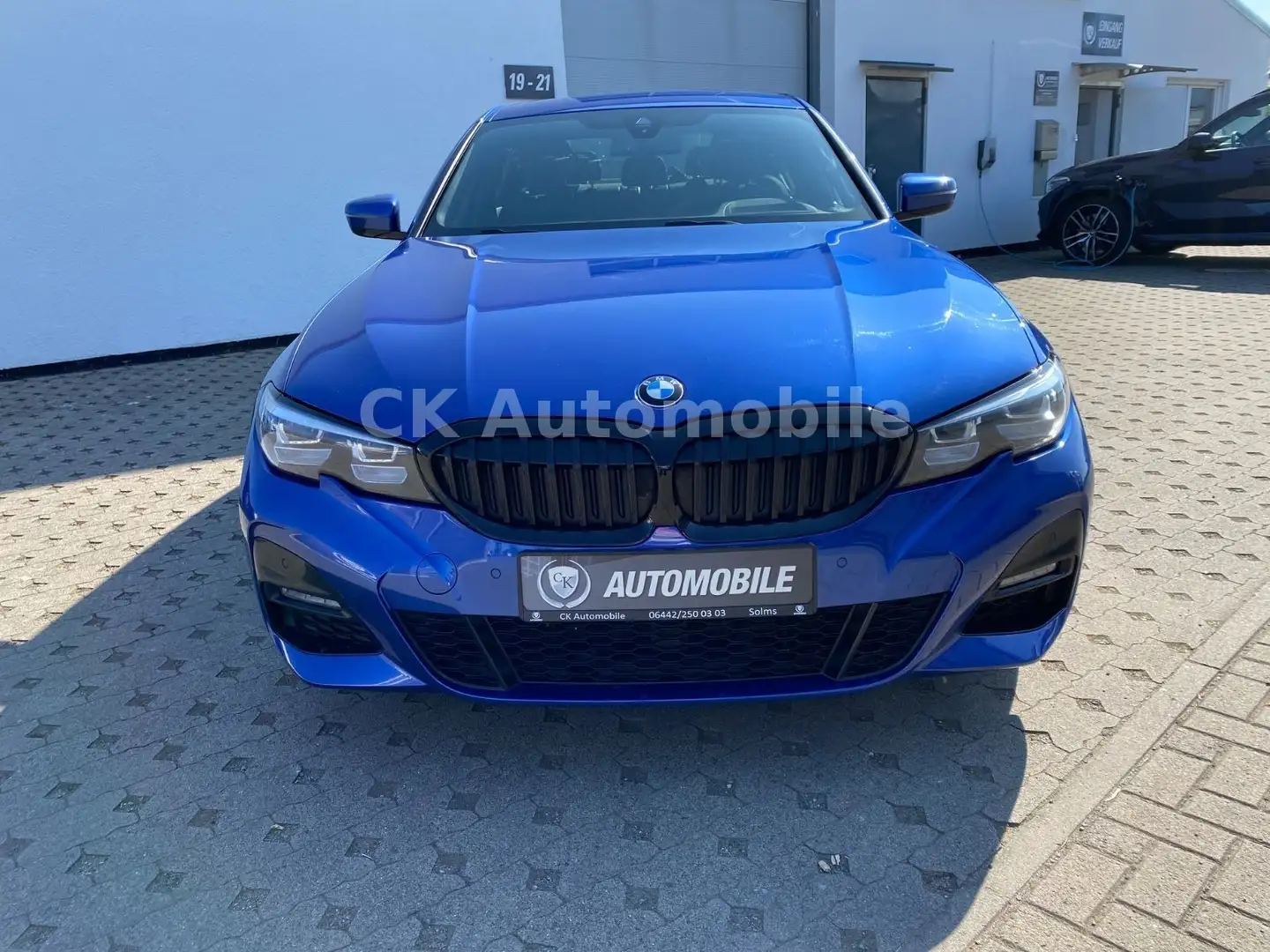 BMW 320 d Lim.M-Sport Shadow-Line/Navi/Head-Up/Kamera Bleu - 2