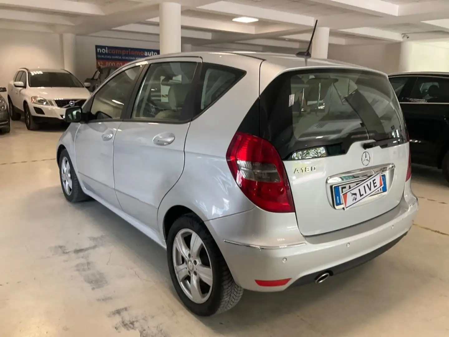 Mercedes-Benz A 180 Avantgarde Aut. (4.75) Grau - 2