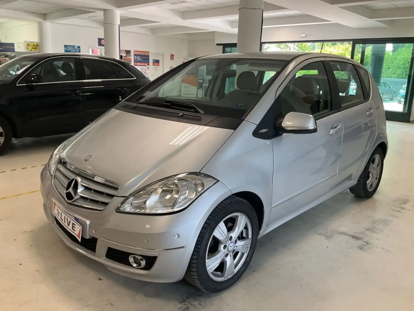 Mercedes-Benz A 180 Avantgarde Aut. (4.75) Grau - 1