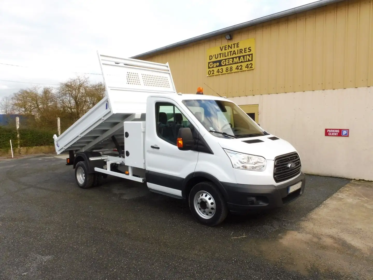 Ford Transit P350 L2H3 2.0 TDCI 170CH TREND BUSINESS Rouge - 1