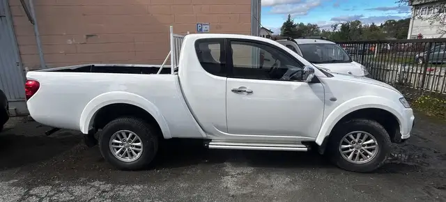 Mitsubishi L200 L200 d.cab 2.5 di