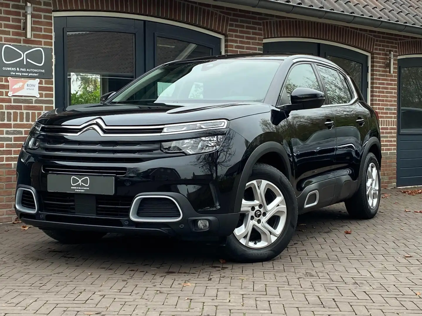 Citroen C5 Aircross 1.2 PureTech Live | NIEUWE DISTRIBUTIE | CARPLAY | Zwart - 1